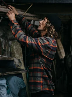 Best Sale Finisterre Men's Beardsmore Shirt DarkRosewoodCheck