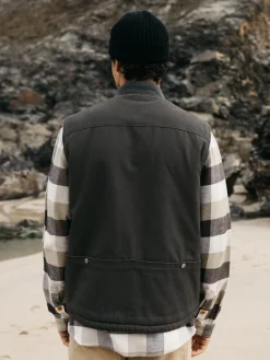 New Finisterre Men's Berings Vest Raven