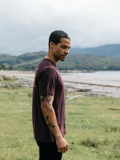 Online Finisterre Men's Cape T-Shirt BlackCherry