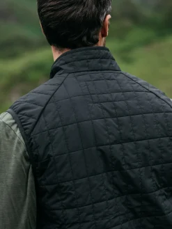 Store Finisterre Men's Firecrest Insulated Vest Black