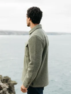 Store Finisterre Men's Hegen Fleece Shirt WillowGreen