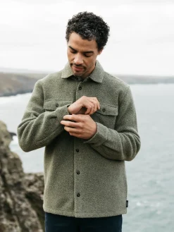 Store Finisterre Men's Hegen Fleece Shirt WillowGreen