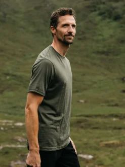Clearance Finisterre Men's Seeker Merino T-Shirt Olive