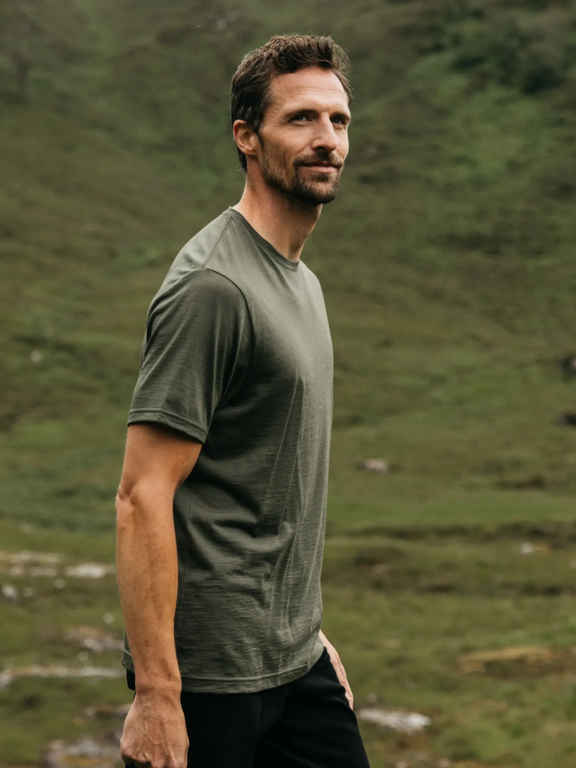 Clearance Finisterre Men's Seeker Merino T-Shirt Olive