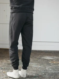 Best Finisterre Men's Zawn Jogger Raven