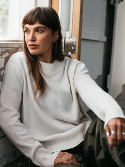 New Finisterre Women's Cavan Ribbed Knit Sweater Ecru