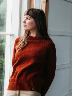 Fashion Finisterre Women's Farne Crew Neck Knit Sweater Sable