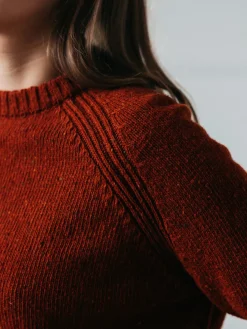 Fashion Finisterre Women's Farne Crew Neck Knit Sweater Sable