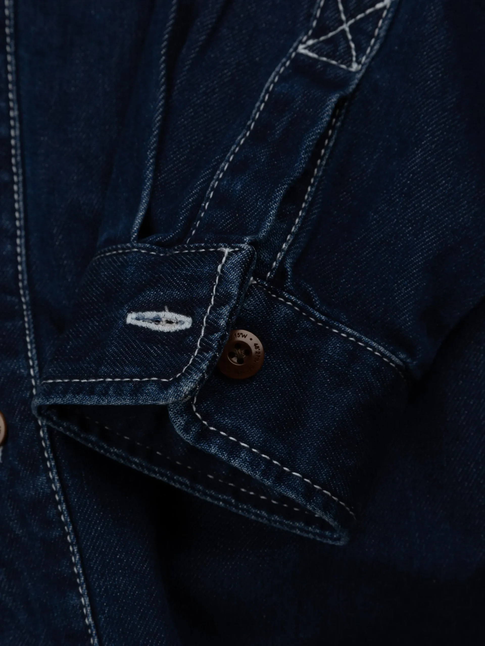 Clearance Finisterre Women's Gwavas Overshirt Denim