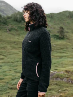 Cheap Finisterre Women's Hegen 1/4 Zip Wool Fleece RavenBlack