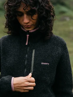 Cheap Finisterre Women's Hegen 1/4 Zip Wool Fleece RavenBlack