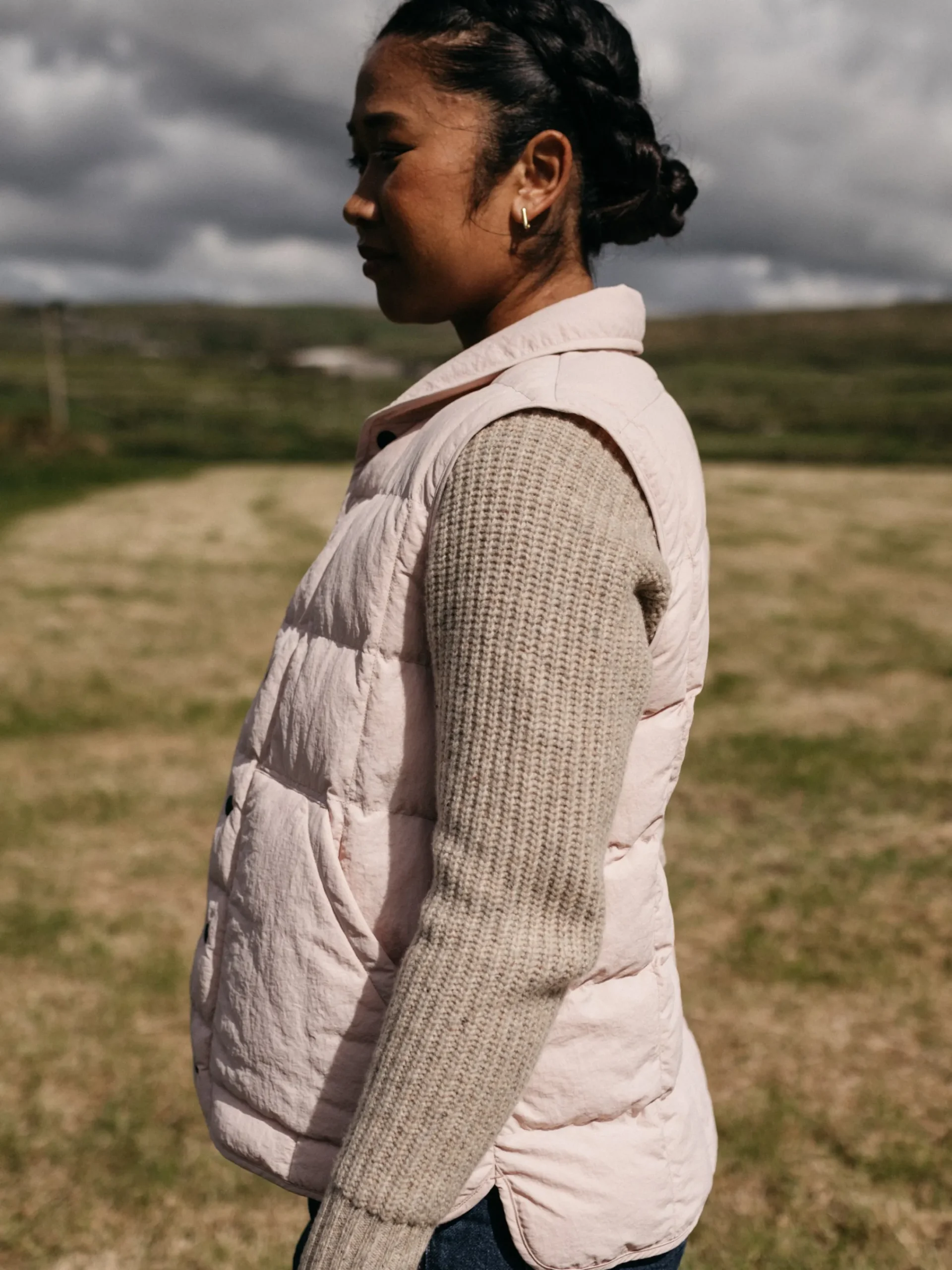 Store Finisterre Women's Lapwing Insulated Vest PinkSmoke
