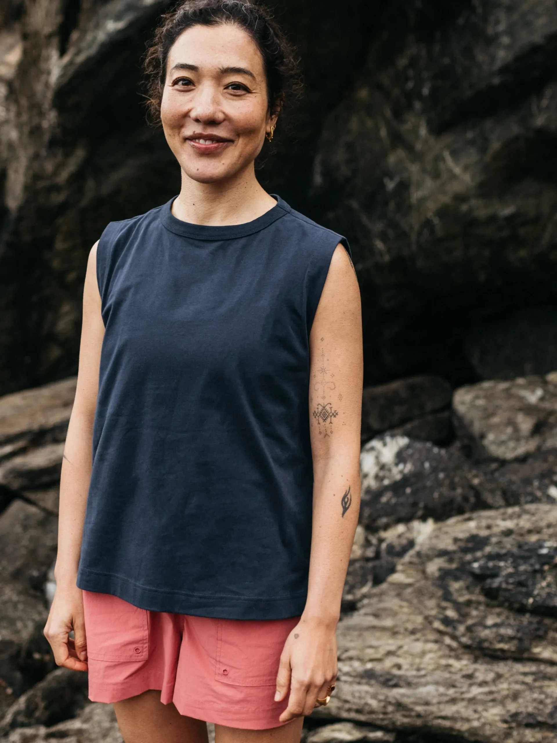 Best Sale Finisterre Women's Meskel Vest Navy
