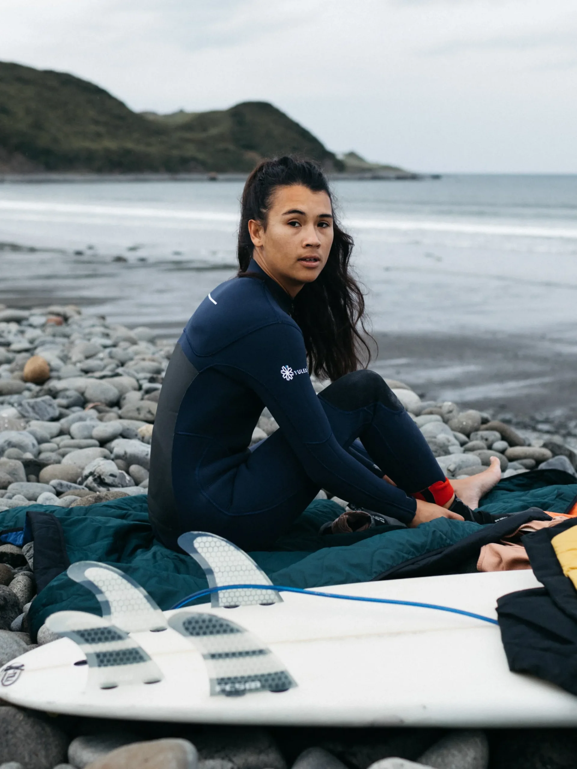 New Finisterre Women's Nieuwland 4.5/3.5mm Yulex® Chest Zip Wetsuit Ink