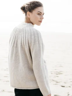 Fashion Finisterre Women's Stornoway Cable Yoke Sweater Oatmeal